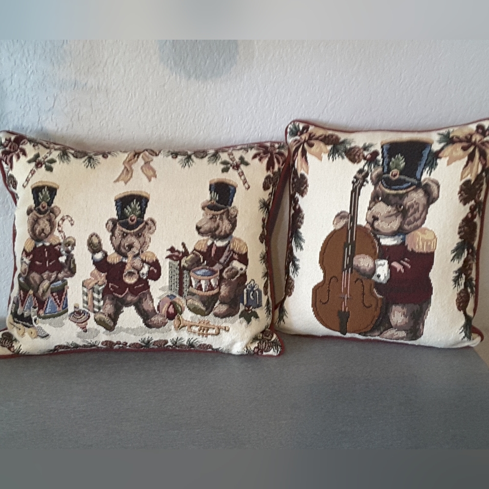 Set of 2 Dakotah Bear Pillows